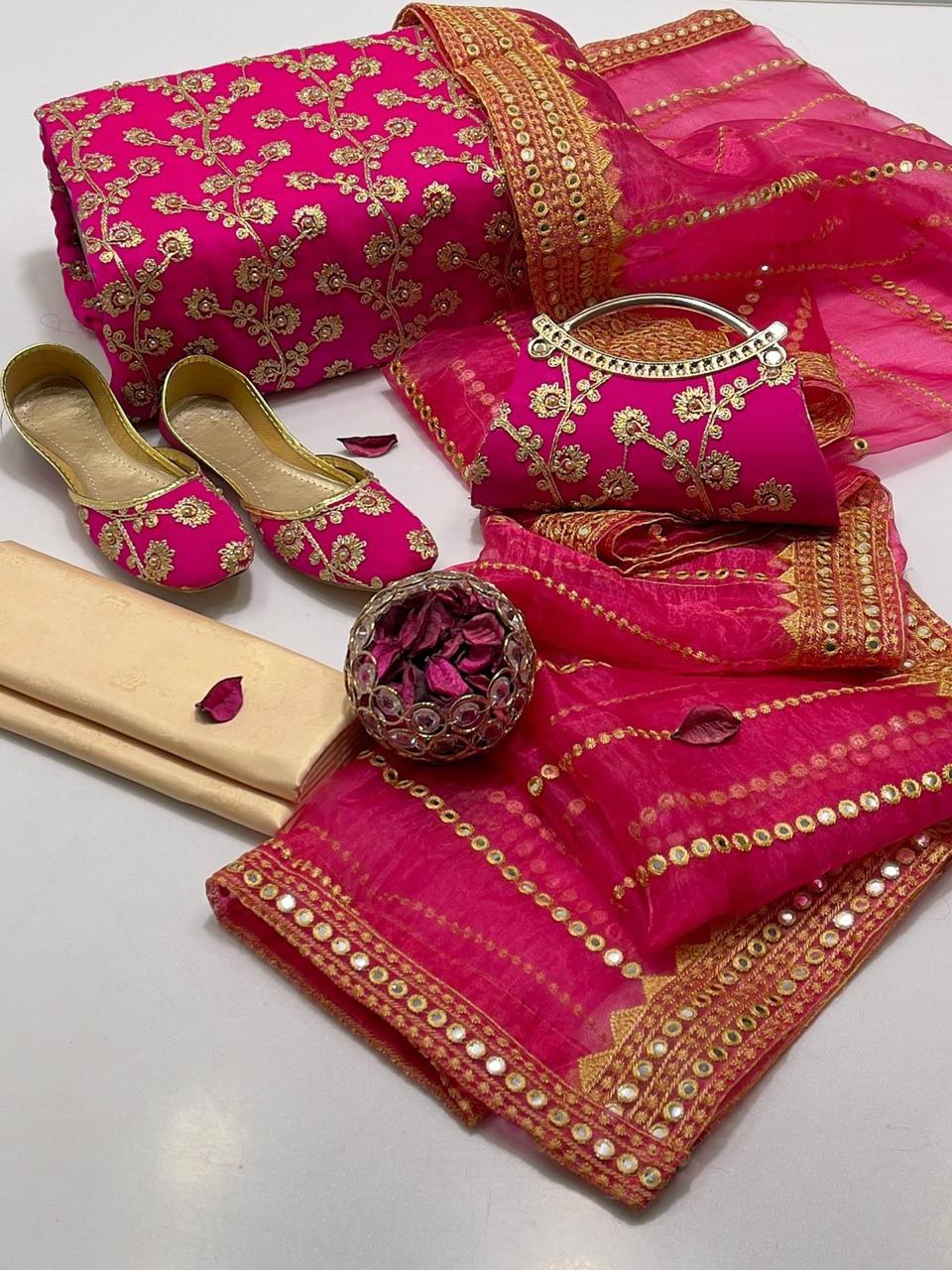 5 PC Embroidered Suit (Khussa & Clutch Free)